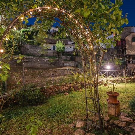 La Casa Delle Pietre Parlanti - Casa In Pietra Ai Piedi Del Parco Delle 5 Terre Bed & Breakfast Biassa Exterior photo